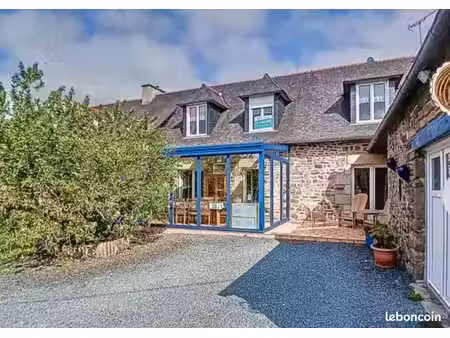 très belle maison en pierres renovée