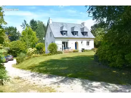 maison rénovée au coeur d'un parc