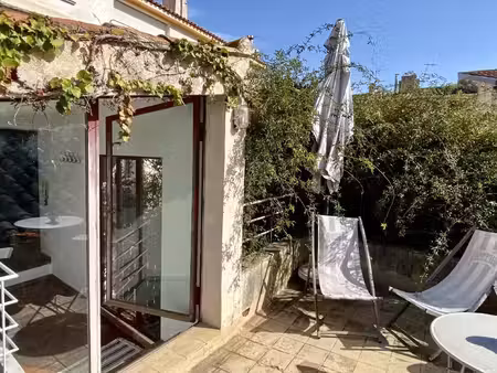 beau t2 meuble centre ville en duplex avec terrasse rue puits neuf