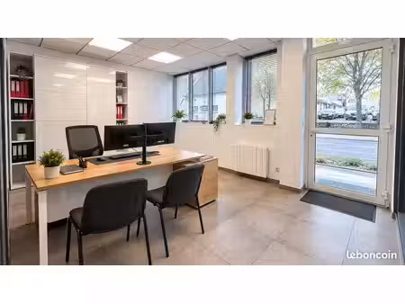 plaintel centre - local de 90 m² accessible pmr