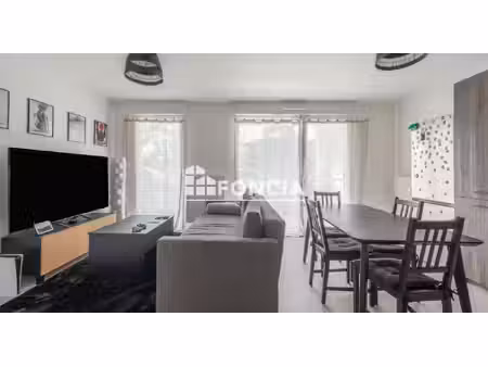 avrillé - t2 au rez-de-chaussée avec balcon et parking