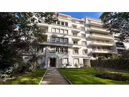 appartement 4 pièces 93 m² à neuilly-sur-seine  à rénover - balcons