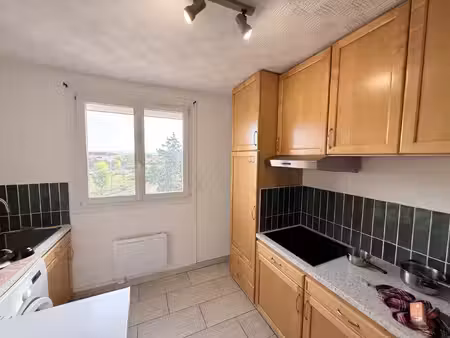 t3 avec balcon résidence avec ascenseur