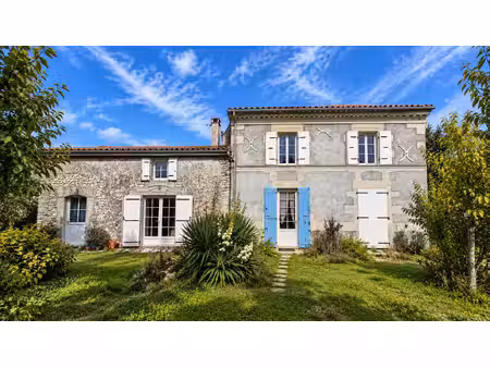 charentaise de charme et potentiel