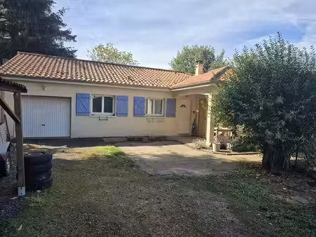 charmante maison de plain-pied avec grand garage et jardin de 733 m²