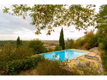 maison de charme avec vue nichée dans un village à quelques minutes d'auch
