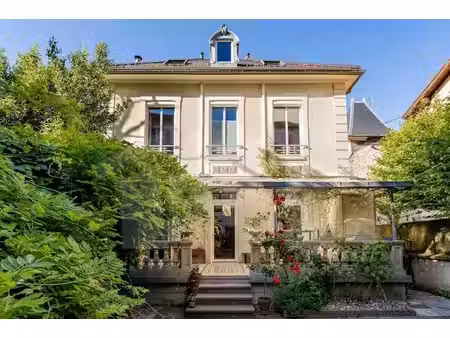 maison de caractere en plein du quartier championnet