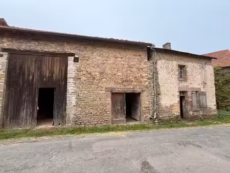 en exclusivite ! maison en pierre 57m² à restaurer avec grange et garage sur terrain 486m²