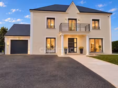 orleans-sud  à vendre belle maison familiale édifiée sur un beau jardin clos et paysager d
