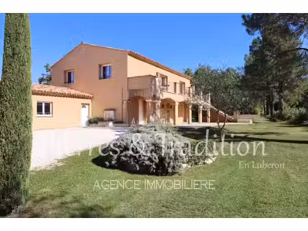 propriété de charme avec 6 chambres sur plus de 8 500 m² de terrain