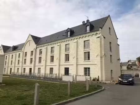 dans immeuble de caractère avec ascenseur