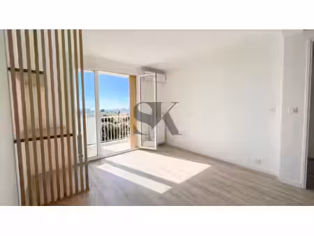 a louer appartement t3 de 63 m2 balcon cave marsei