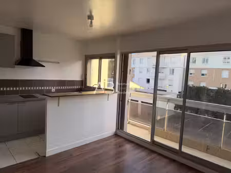 pessac bellegrave appartement lumineux avec balcon