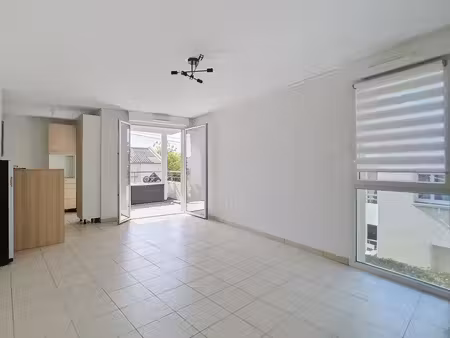 appartement t3 de 64 m² avec terrasse et parking – saint-sébastien-sur-loire