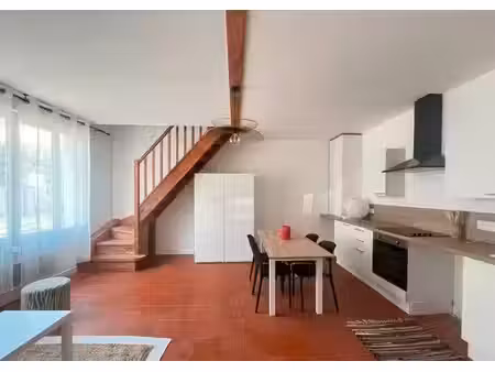 appartement t3 saint-seurin-sur-l'isle - 65 m2 - 800 euros ttc