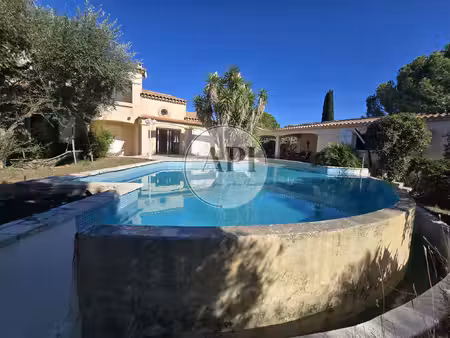 villa meublée avec piscine  3 chambres + studio indépendant