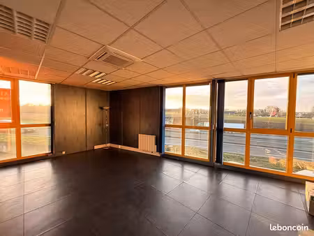 bureaux 129 m² yffiniac
