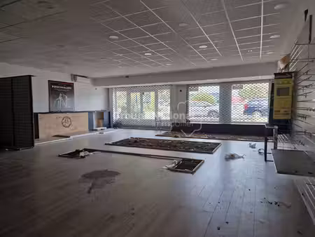 local commercial à louer