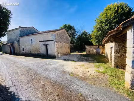 maison avec séchoir à tabac et dépendances