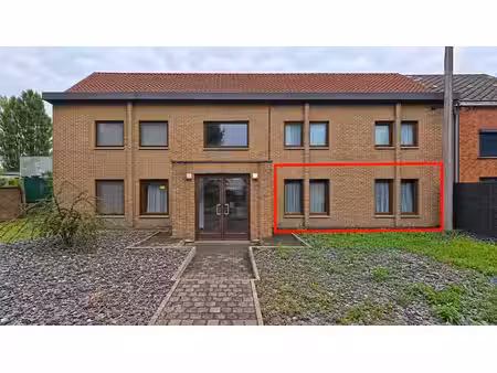 appartement 3 chambres de plain pied + garages et jardin