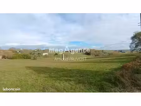 terrain 6810 m² baneuil