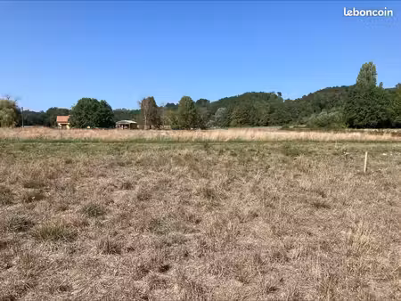 terrain 1 250 m² la force