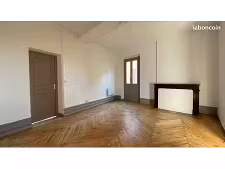 immeuble 3 pièces 450 m²