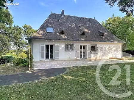 maison 8 pièces 215 m²