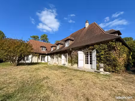maison 7 pièces 356 m²