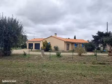 maison à 800 m de la bastide de eymet