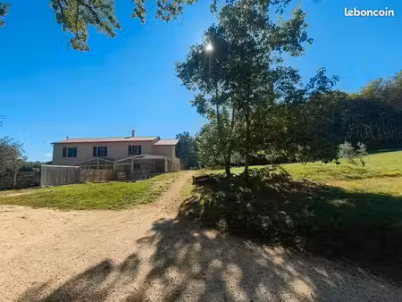 maison 200 m² clé en main sur 87 ares de terrain - piscine  spa  salle de jeux - idéal gît
