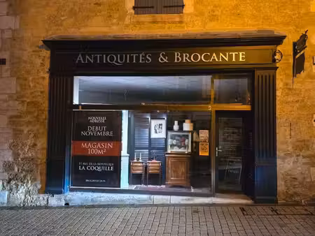 local commercial dans rue passante