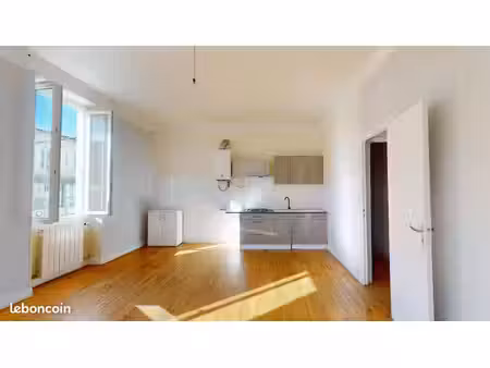 maison de ville pate d'oie commerce + appartement