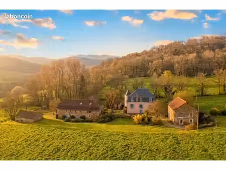 maison 27 pièces 664 m²