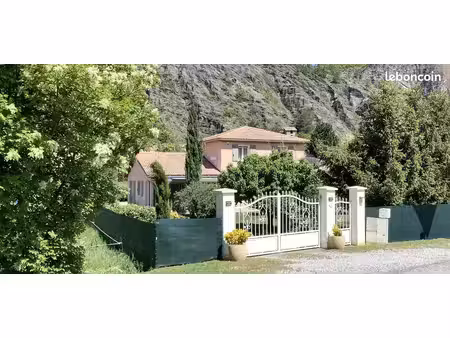 villa 171m²/1015m² double garage