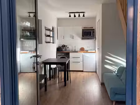 charmant duplex meublé avec terrasse et parking à bois-le-roi (77)