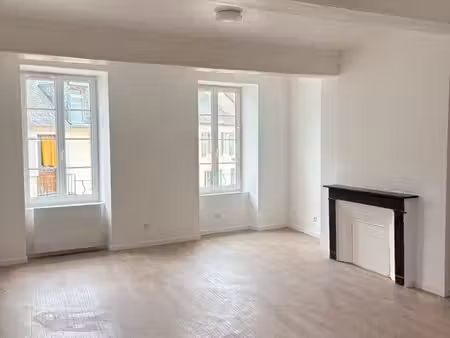 t3 lumineux rénové 75m² dpe c avec parking - lamarche