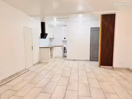 loue appartement 1 pièce 28 m²