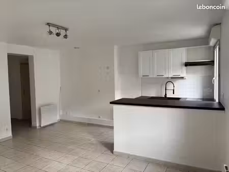 à louer – beau f3 de 55 m² – tours – à 150 m de l'hôpital bretonneau