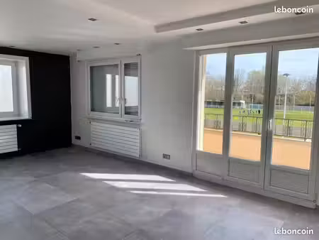 a louer duplex lumineux calme terrasse
