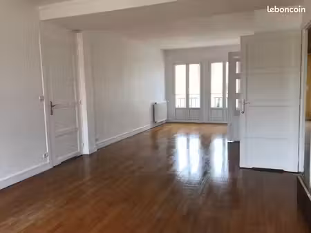 appartement f3 95 m2 plein centre ville de beauvais   cave et parking