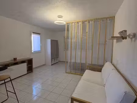 studio meublé et rénové 32 m2