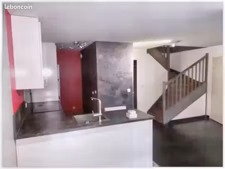 un joli duplex meublé dans une résidence calme