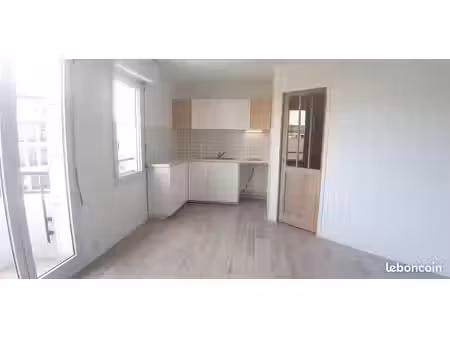 studio 1 pièce 27 m²