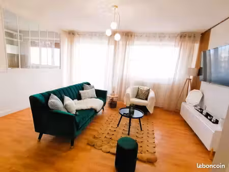 chambre tout confort dans un superbe appartement de standing – disponible immédiatement