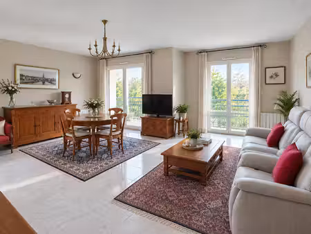 à louer appartement t4 de 83 m² avec terrasses  cave et garage à chalonnes-sur-loire
