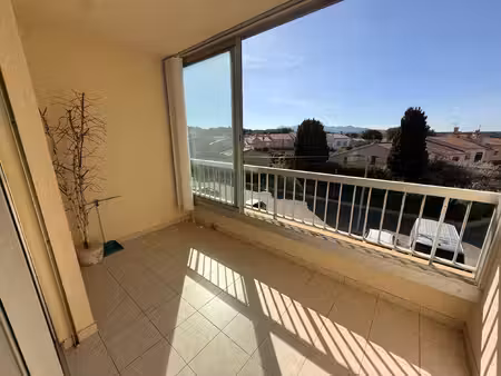 exclusivite - t2 avec parking  garage et cave