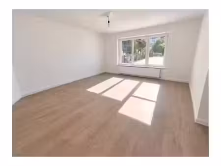 studio à louer à avenue josse goffin 81 berchem-sainte-agathe (vbe80745)