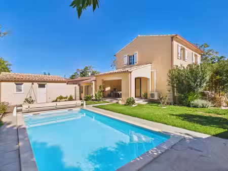 exclusivité  jolie maison avec piscine  4 chambres et prestatio