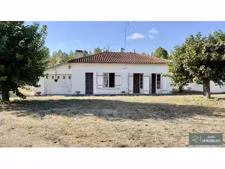 callen - maison à renover - 2 chambres - 2700m2 terrain - garag